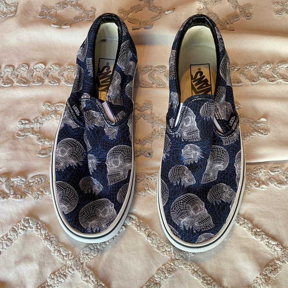 Vans Navy Skull Pattern Slip-Ons